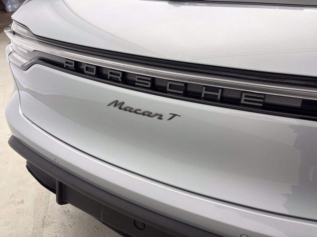 Certified 2024 Porsche Macan Turbo AWD/4WD image 11