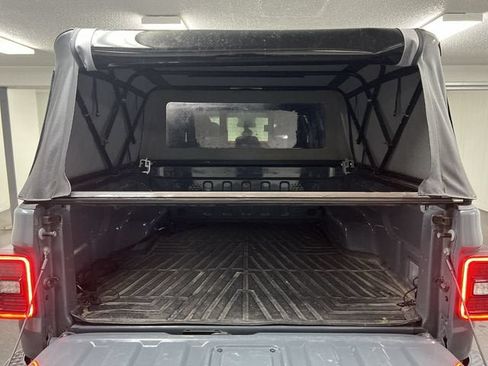 Used 2024 Jeep Gladiator Sport AWD/4WD image 25