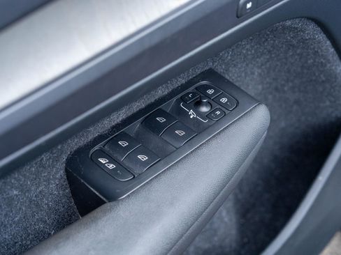 Used 2020 Volvo XC40 T5 Inscription image 16