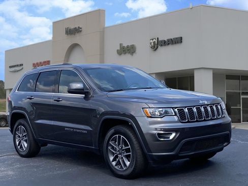 Used 2019 Jeep Grand Cherokee Laredo w/ Security & Convenience Group image 1