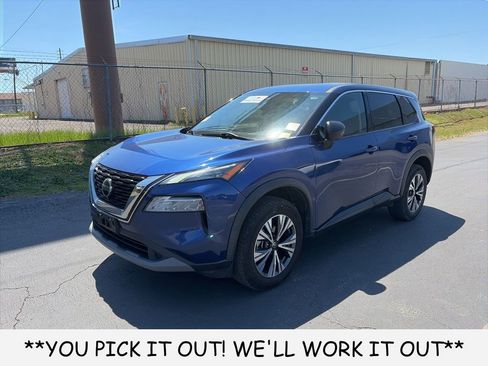 Used 2021 Nissan Rogue SV FWD image 3