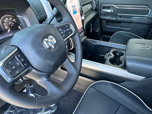 New 2026 RAM 2500 Laramie AWD/4WD image 9