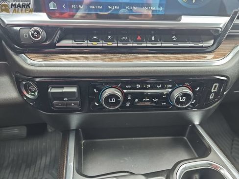 Used 2024 Chevrolet Silverado 1500 RST AWD/4WD image 17