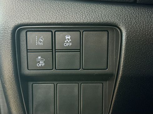 Used 2020 Honda CR-V LX image 9