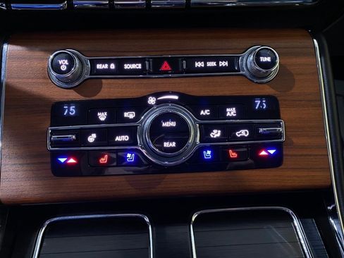 Used 2020 Lincoln Aviator Reserve w/ Equipment Group 202A AWD/4WD image 16