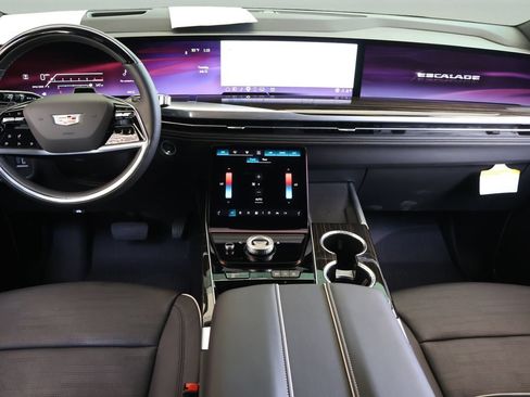 Certified 2025 Cadillac Escalade Premium Luxury AWD/4WD image 14