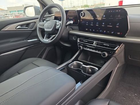 New 2026 Chevrolet Traverse LT w/ Midnight/Sport Edition FWD image 17