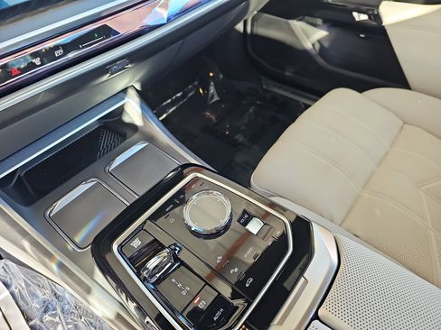 Certified 2025 BMW 740i image 26