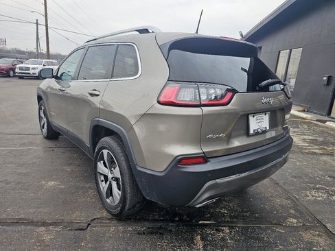 Used 2019 Jeep Cherokee Limited w/ Luxury Group image 7