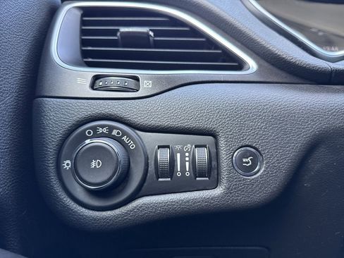 Used 2019 Jeep Cherokee Trailhawk w/ Comfort & Convenience Group image 23