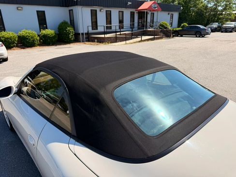 Used 2001 Porsche 911 Cabriolet image 41