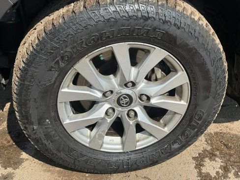 Used 2018 Toyota Land Cruiser w/ Preferred Accessory Package AWD/4WD image 11