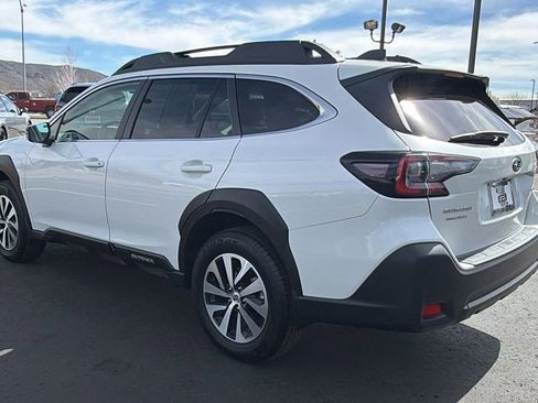 Used 2025 Subaru Outback Premium image 5