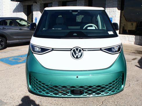 Used 2025 Volkswagen ID. Buzz 1st Edition image 6