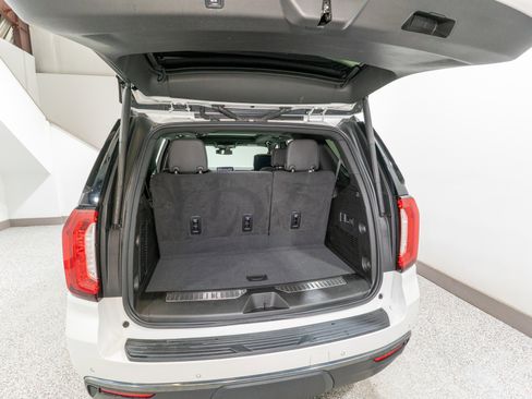 Used 2023 GMC Yukon AT4 w/ Technology Package image 35