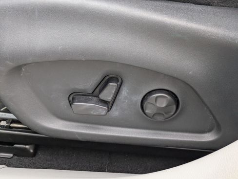 Used 2018 Jeep Compass Limited w/ Navigation Group FWD image 22