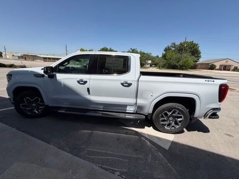 New 2026 GMC Sierra 1500 SLT AWD/4WD image 9