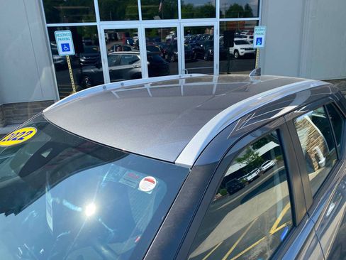Used 2022 Nissan Kicks SV FWD image 5