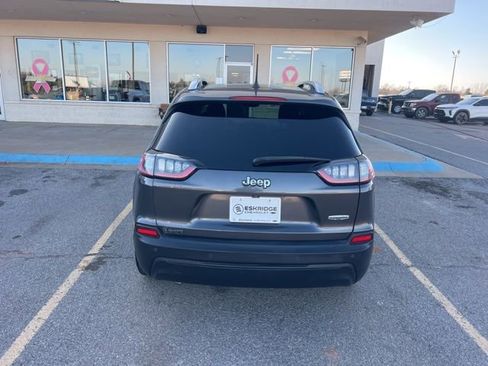 Used 2019 Jeep Cherokee Latitude Plus w/ Comfort/Convenience Group image 6