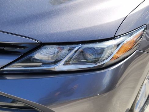 Used 2018 Toyota Camry LE w/ Convenience Package FWD image 13