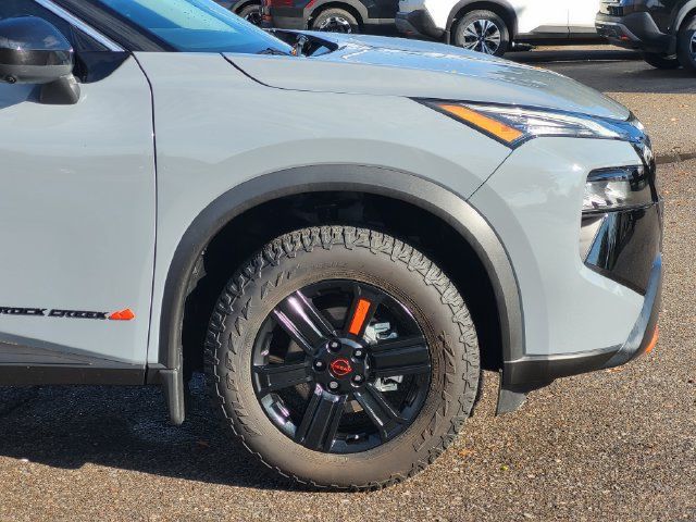 Used 2025 Nissan Rogue SV AWD/4WD image 5