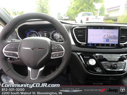 New 2026 Chrysler Voyager LX image 11