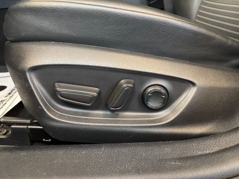 Used 2022 Toyota Camry SE image 21