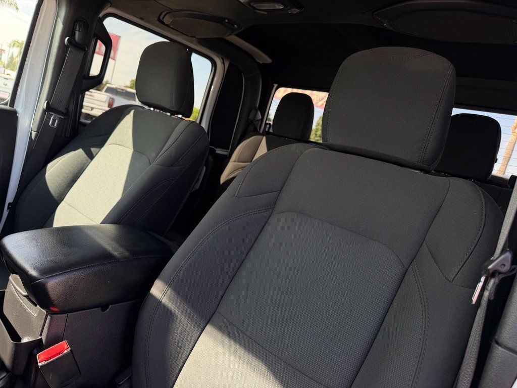 Used 2022 Jeep Gladiator Sport AWD/4WD image 15