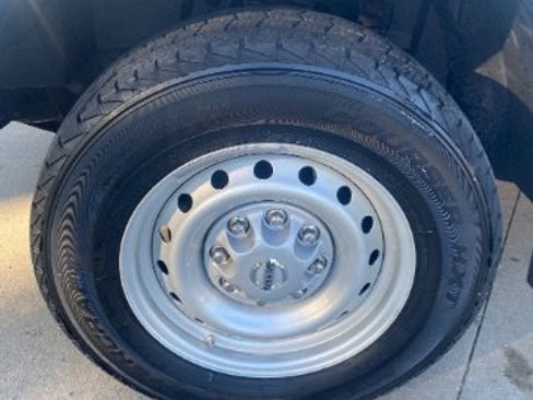 Used 2020 Nissan NV 2500 S image 28