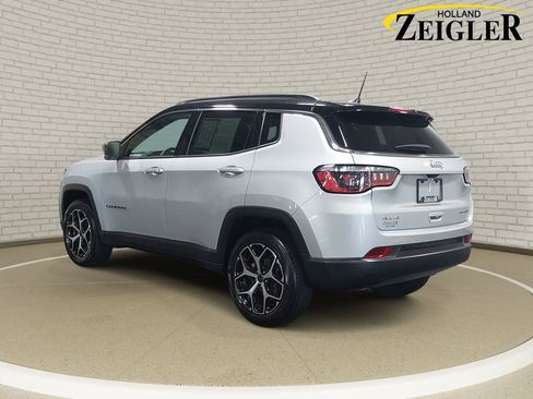 Used 2025 Jeep Compass Limited AWD/4WD image 7