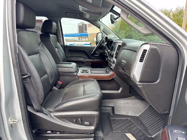 Used 2019 GMC Sierra 2500 SLT w/ Duramax Plus Package AWD/4WD image 29
