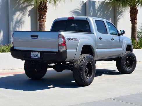 Used 2014 Toyota Tacoma PreRunner w/ TRD Off-Road Package image 9