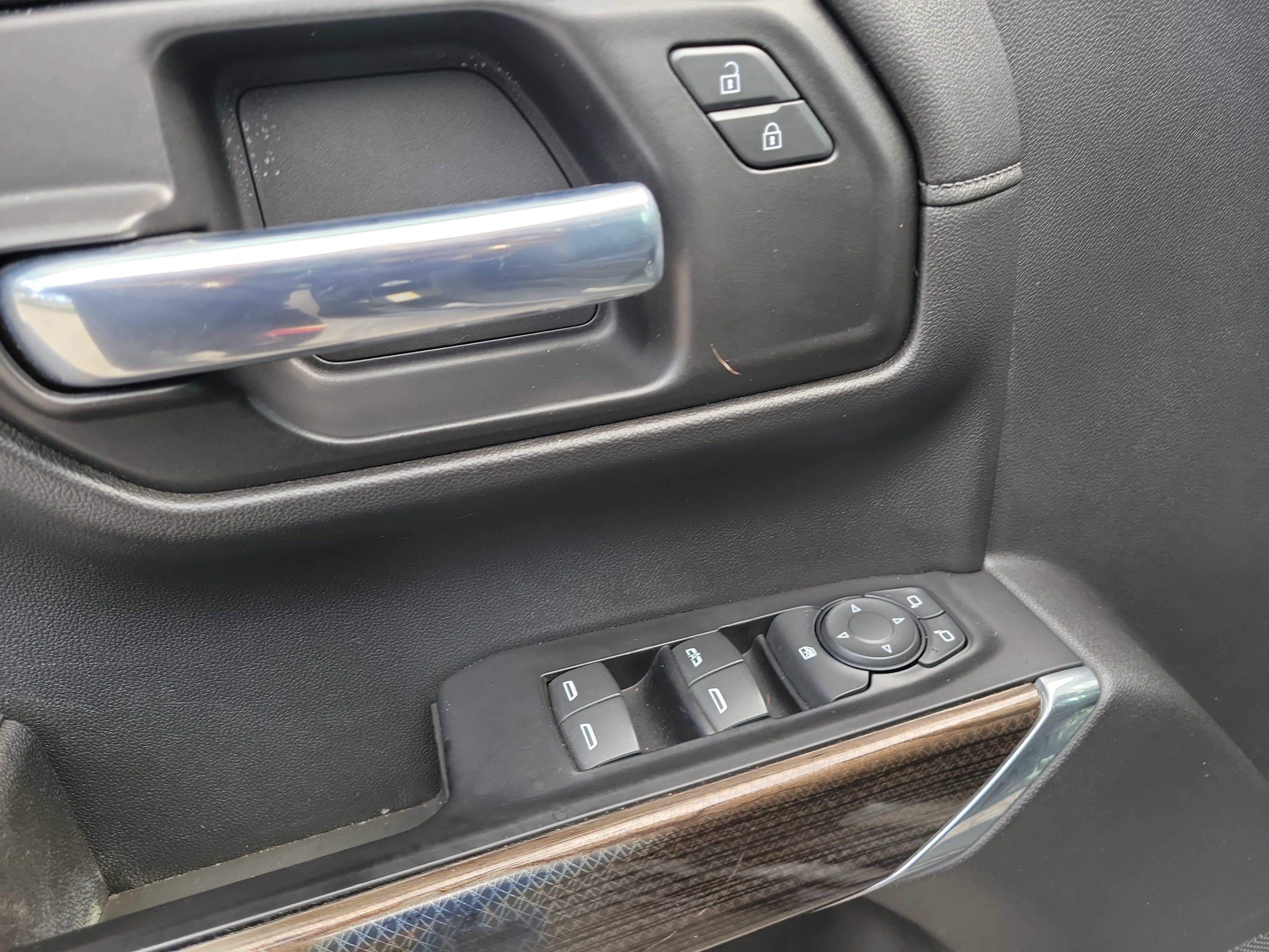 Used 2020 Chevrolet Silverado 1500 LT w/ All-Star Edition AWD/4WD image 16