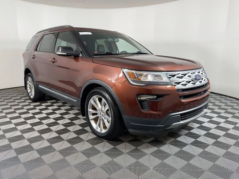 Used 2018 Ford Explorer XLT w/ Equipment Group 202A image 19