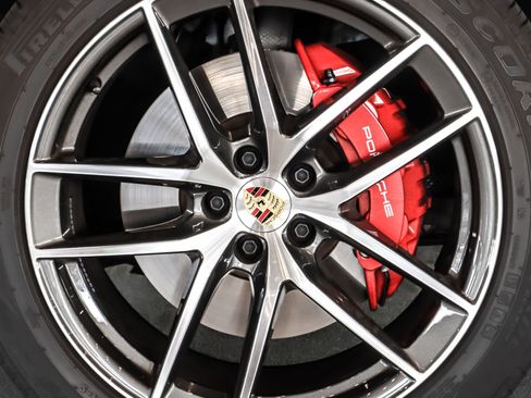 Used 2025 Porsche Macan S image 13