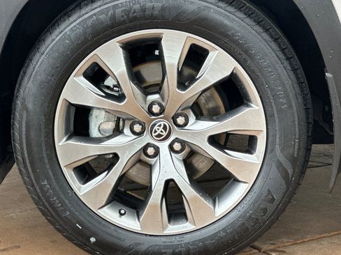 Certified 2024 Toyota Grand Highlander Limited image 36