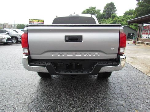Used 2021 Toyota Tacoma SR5 RWD image 4