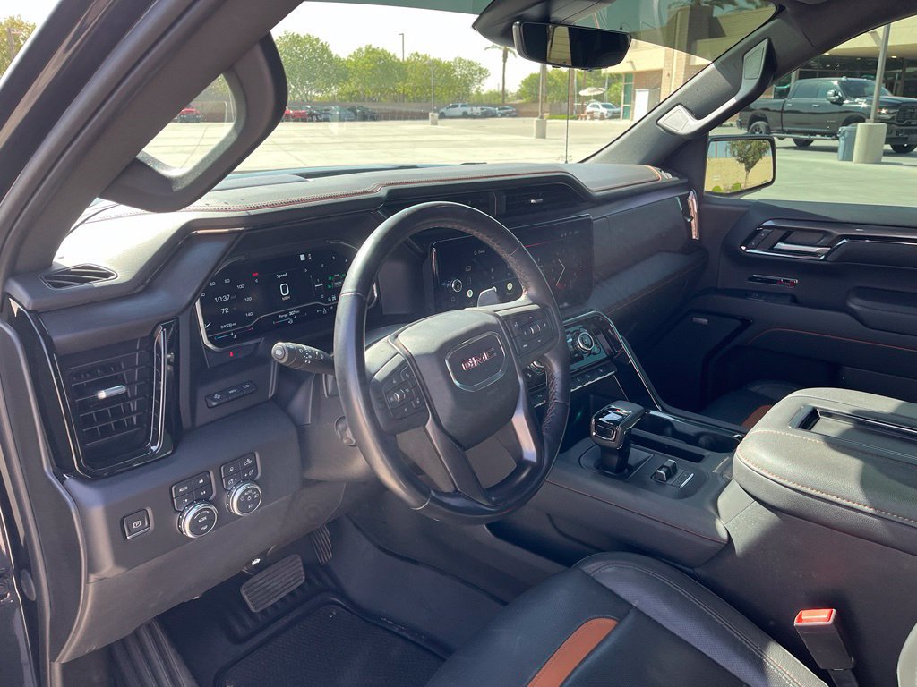 Used 2022 GMC Sierra 1500 AT4 w/ Technology Package AWD/4WD image 12