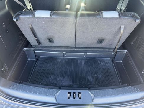 Used 2021 Ford Explorer XLT w/ Equipment Group 202A AWD/4WD image 20