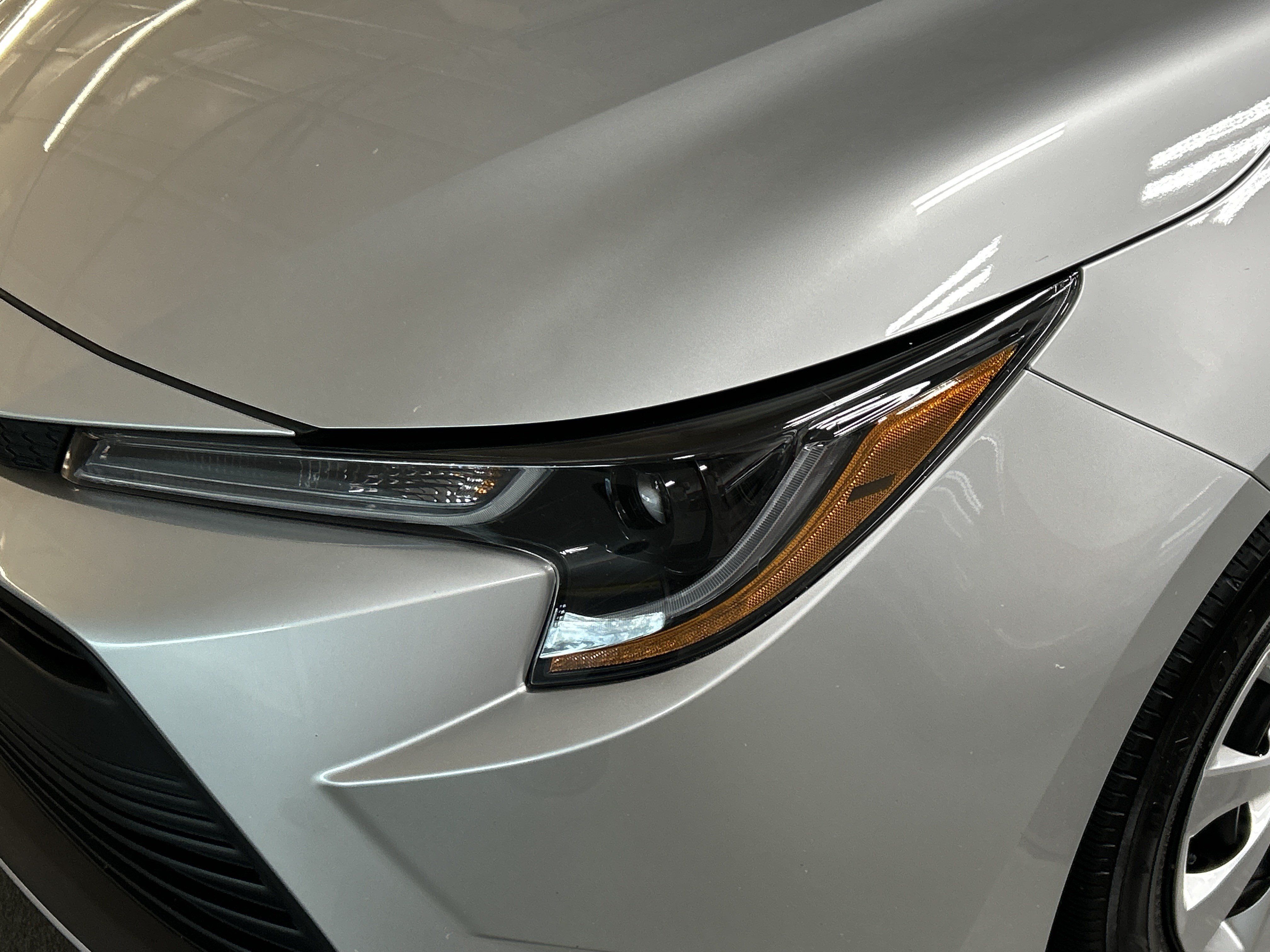 Used 2025 Toyota Corolla LE FWD image 6