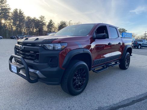 Used 2023 Chevrolet Colorado Trail Boss w/ Technology Package image 3