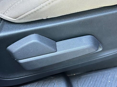 Used 2020 Ford Explorer XLT image 42