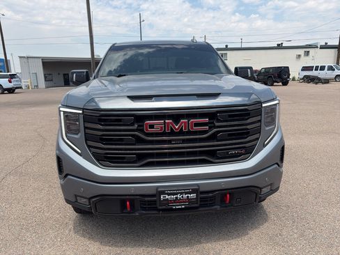 Used 2023 GMC Sierra 1500 AT4 w/ Technology Package AWD/4WD image 22