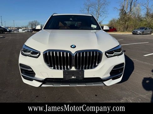 Used 2023 BMW X5 xDrive40i w/ Premium Package image 2