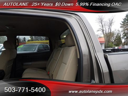 Used 2012 Toyota Tundra 4x4 CrewMax image 7