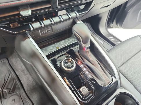 Used 2025 Chevrolet Colorado Z71 w/ Technology Package image 28