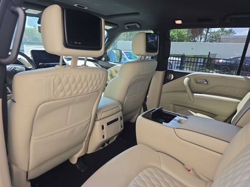 Used 2023 INFINITI QX80 Sensory w/ All-Season Package RWD image 12