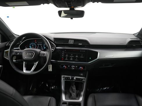 Used 2025 Audi Q3 2.0T Premium image 12
