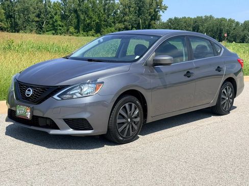 Used 2018 Nissan Sentra S FWD image 9