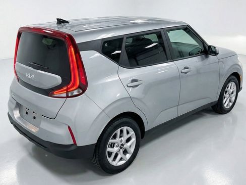 Used 2025 Kia Soul LX w/ LX Technology Package image 9